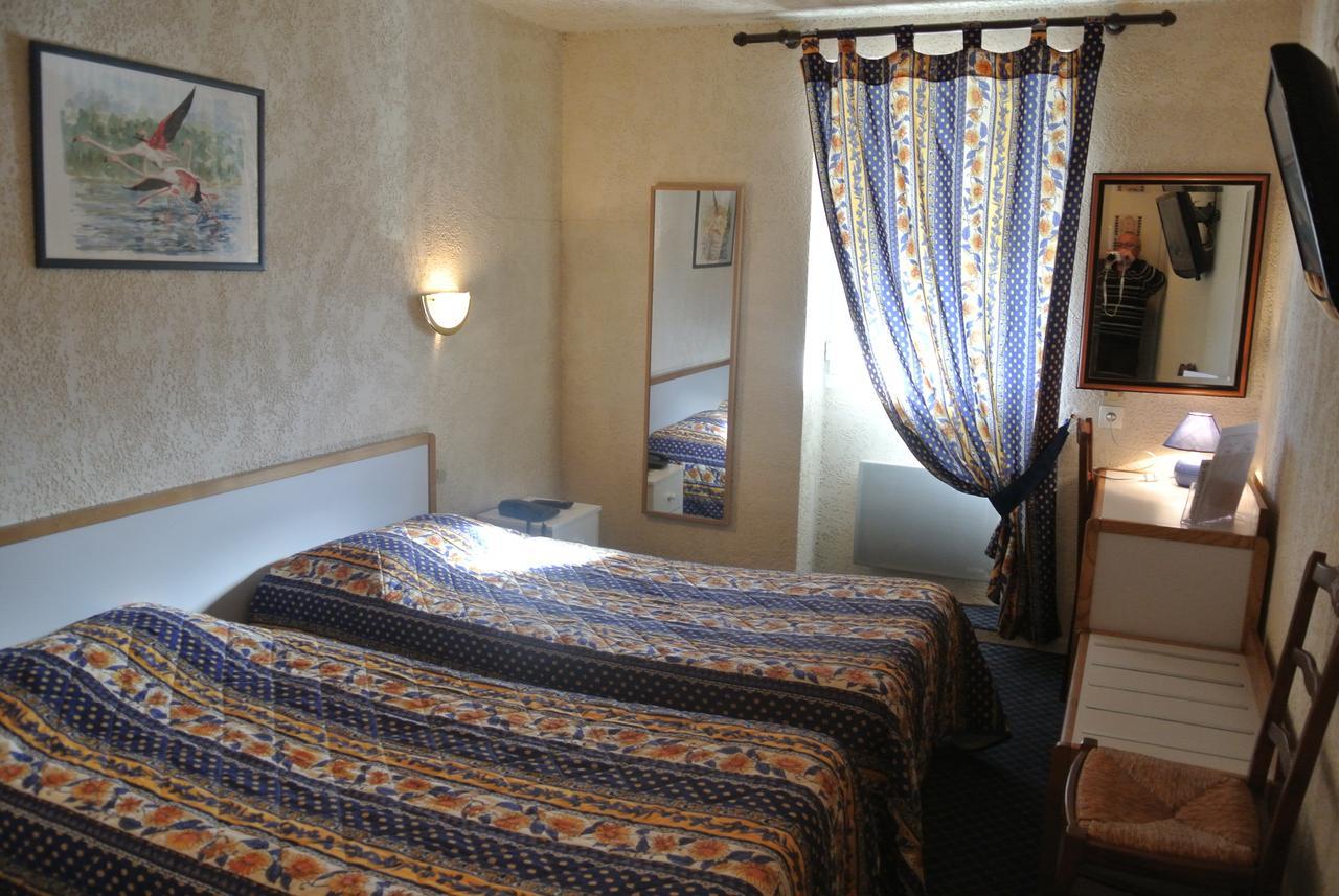 Logis Heraclee Saint-Gilles  Extérieur photo